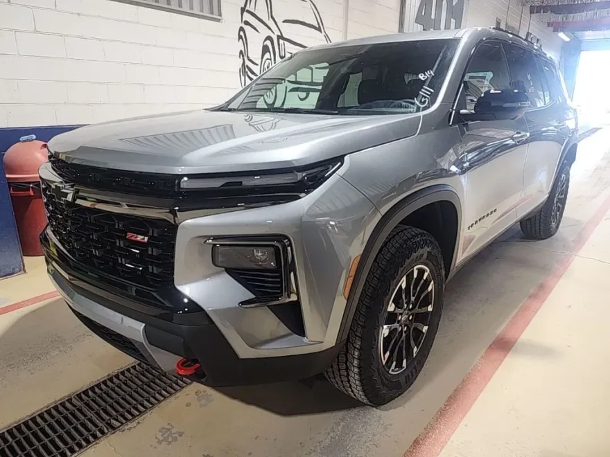 2025 Chevrolet Traverse Z71 photo 1