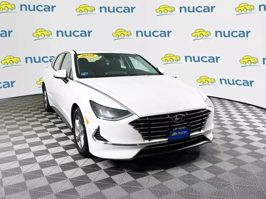 2022 Hyundai Sonata SE photo 1