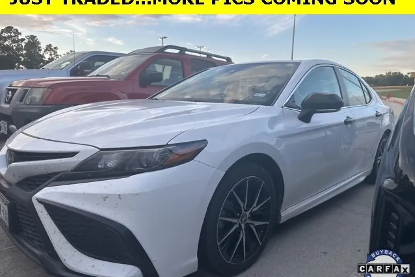 2023 Toyota Camry SE photo 1