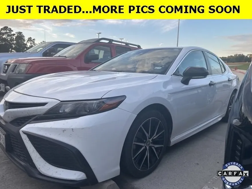 2023 Toyota Camry SE photo 1