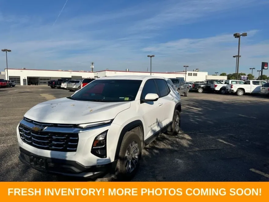 2025 Chevrolet Equinox LT photo 1