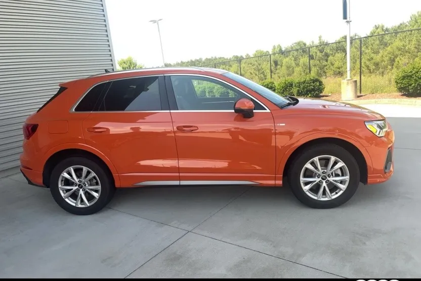 2024 Audi Q3 45 TFSI S line Premium photo 1