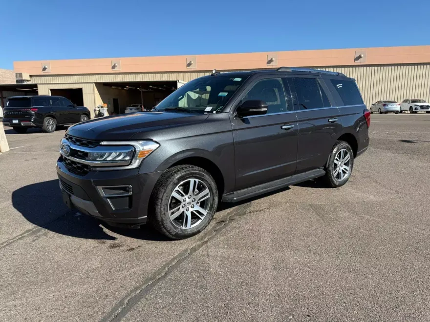 2024 Ford Expedition Limited photo 1