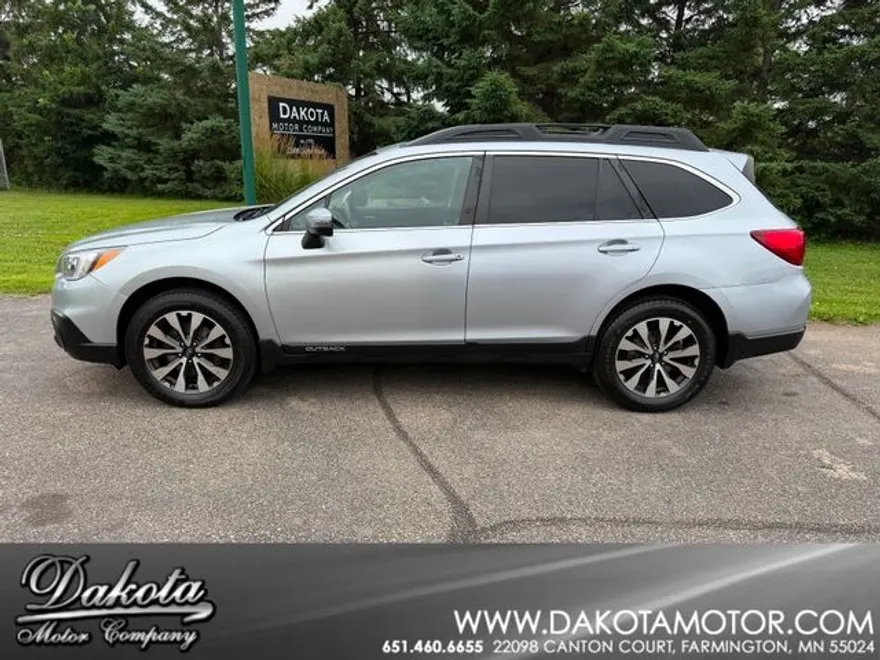 2016 Subaru Outback 3.6R Limited photo 1