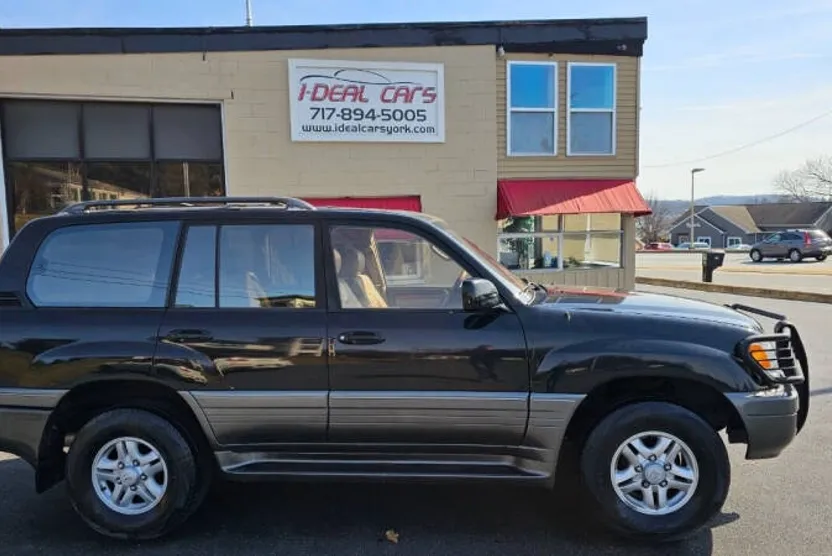 2000 Lexus LX 470 photo 1
