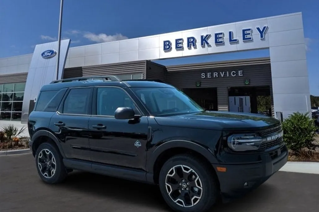 2025 Ford Bronco Sport Outer Banks photo 1
