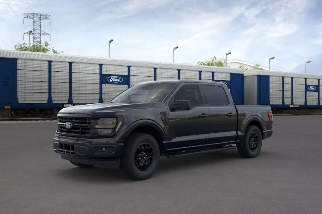 2025 Ford F-150 XLT photo 1