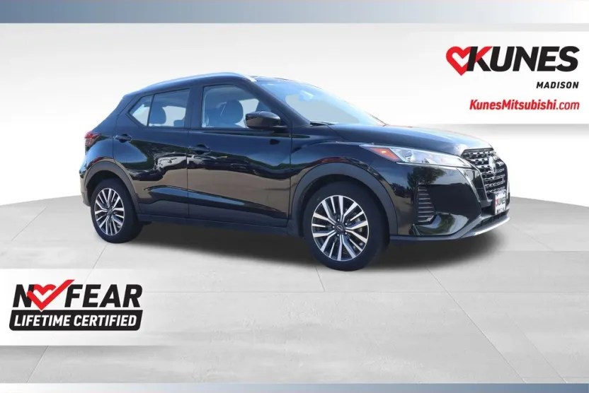 2024 Nissan Kicks SV photo 1