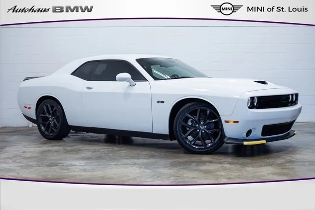 2023 Dodge Challenger R/T photo 1