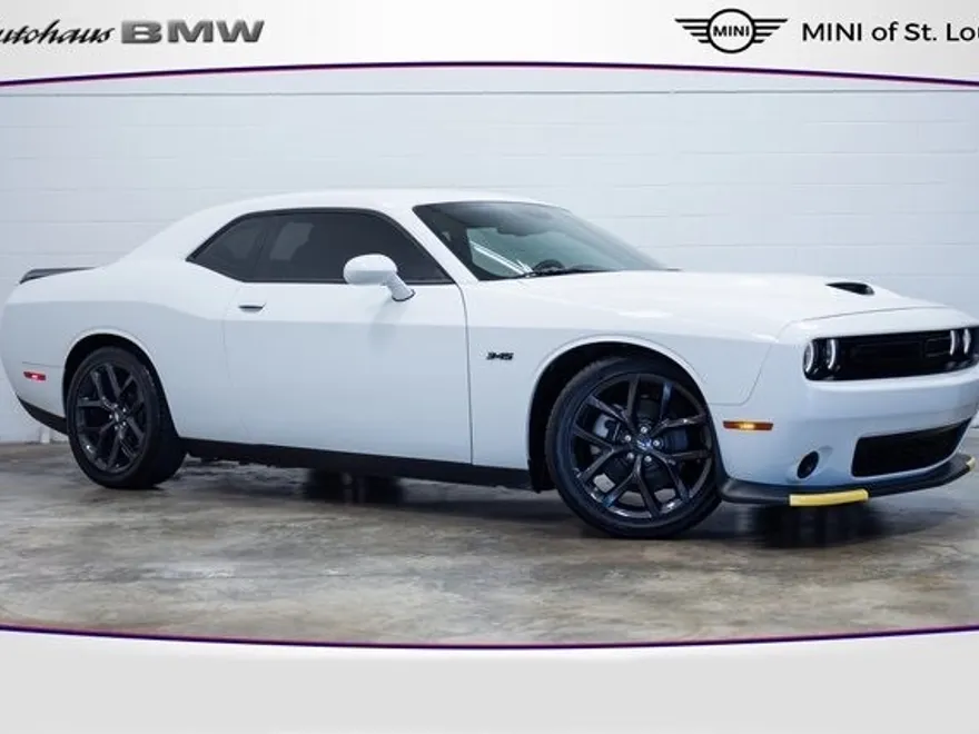 2023 Dodge Challenger R/T photo 1