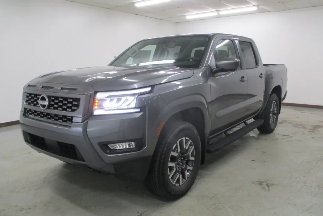 2025 Nissan Frontier SL photo 1