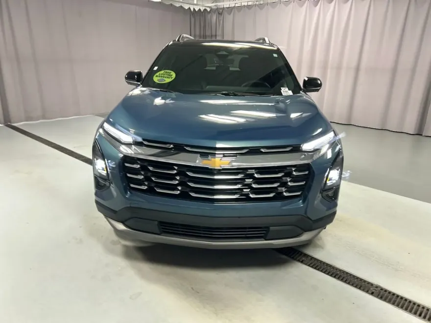 2025 Chevrolet Equinox LT photo 1