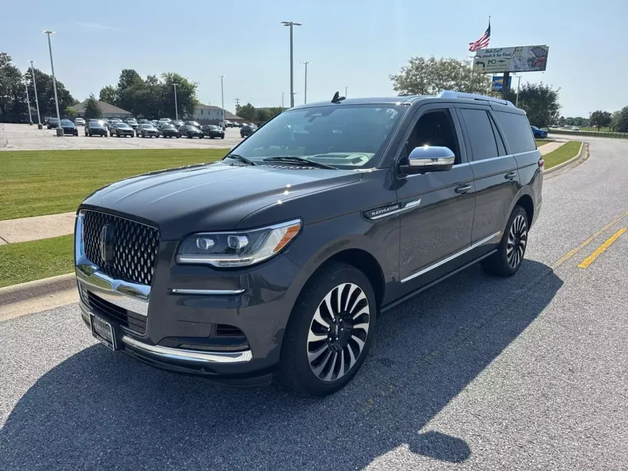 2023 Lincoln Navigator Black Label photo 1