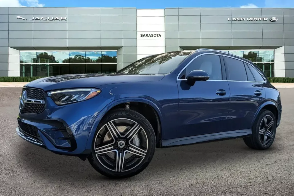 2023 Mercedes Benz GLC 300 photo 1
