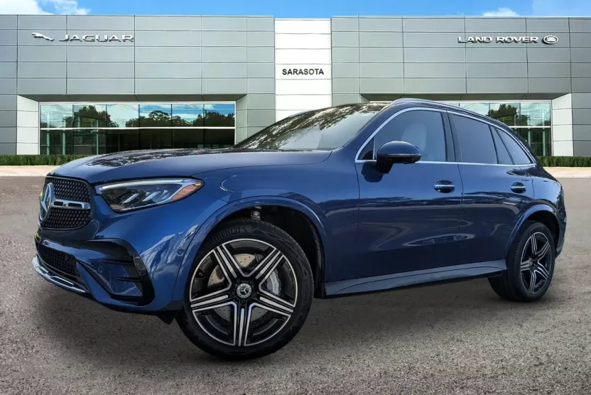 2023 Mercedes Benz GLC 300 photo 1