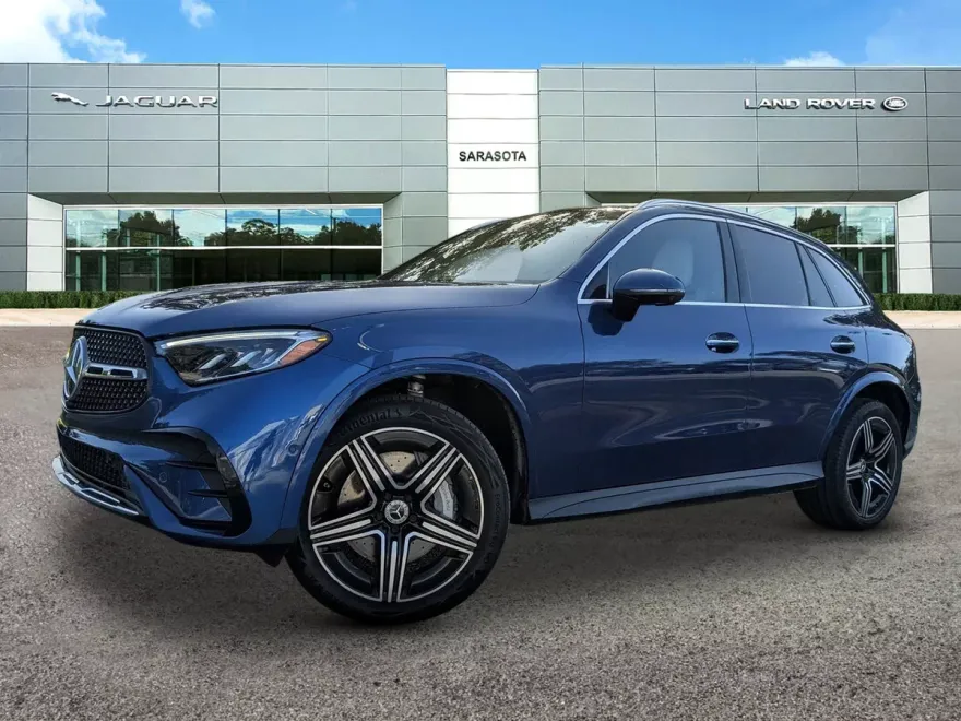 2023 Mercedes Benz GLC 300 photo 1