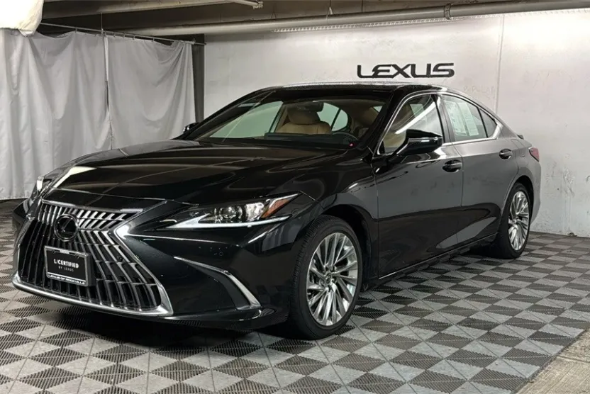 2023 Lexus ES 300h photo 1