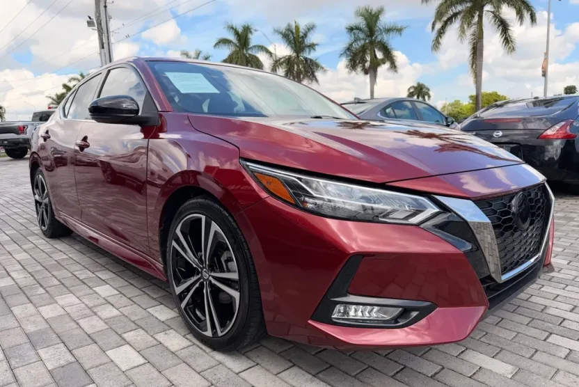2022 Nissan Sentra SR photo 1