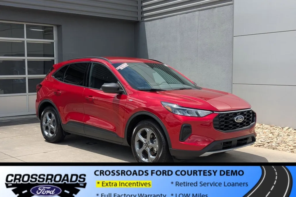 2025 Ford Escape ST-Line photo 1