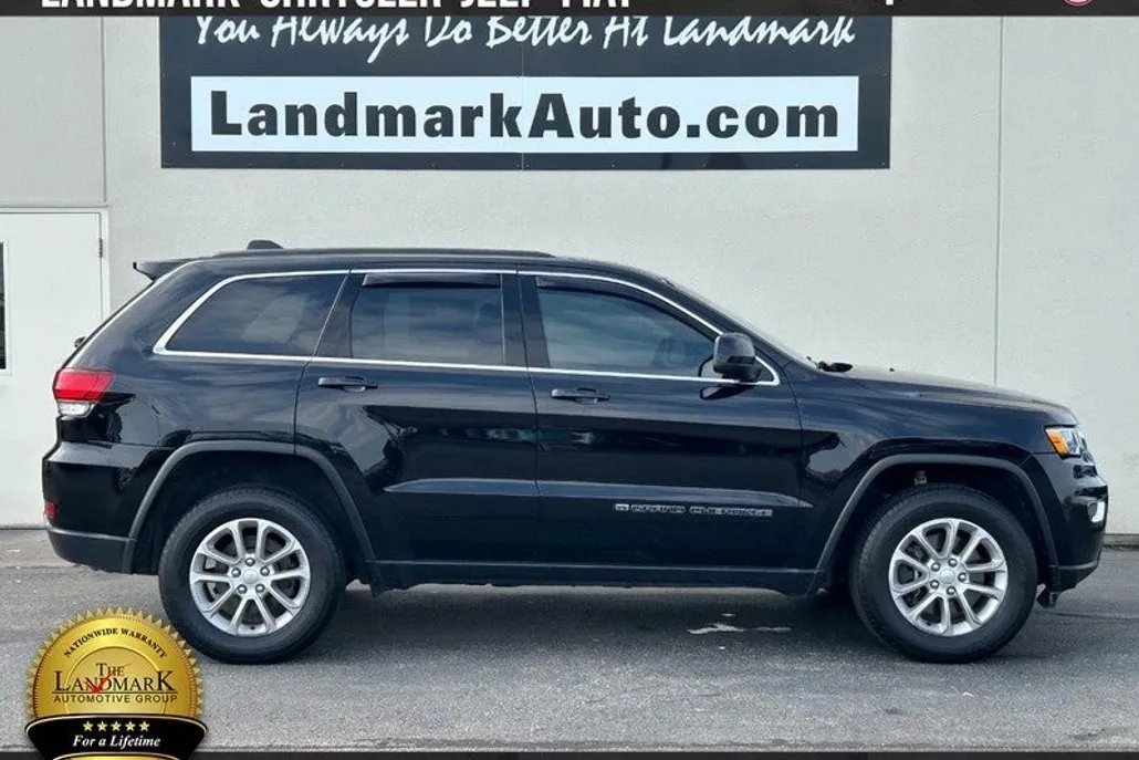 2022 Jeep Cherokee Laredo photo 1