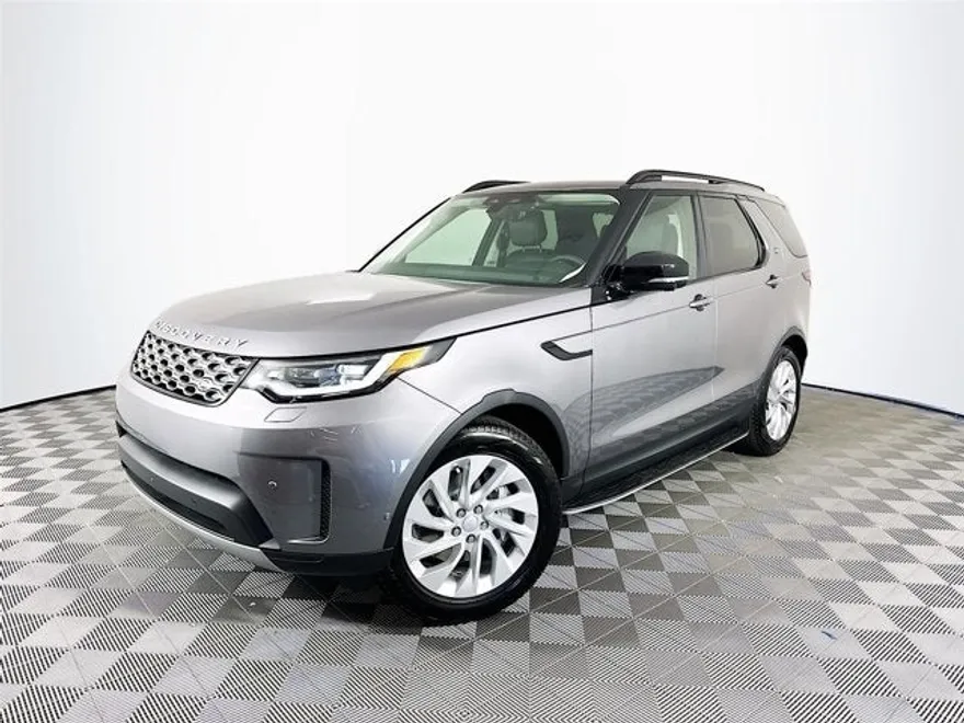 2024 Land Rover Discovery S photo 1
