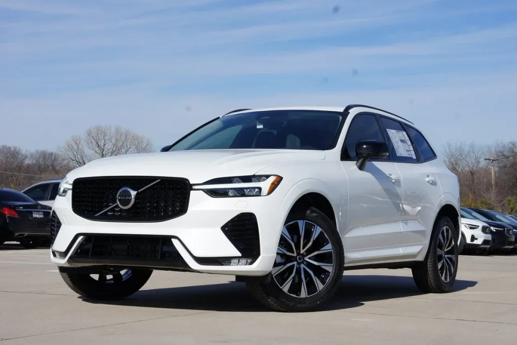 2025 Volvo XC60 B5 Core photo 1
