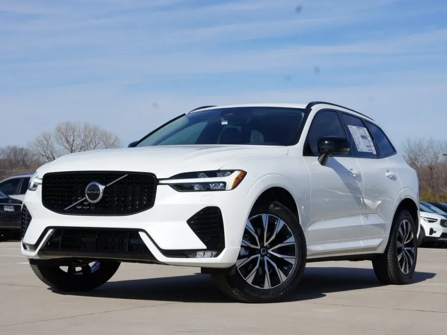 2025 Volvo XC60 B5 Core photo 1
