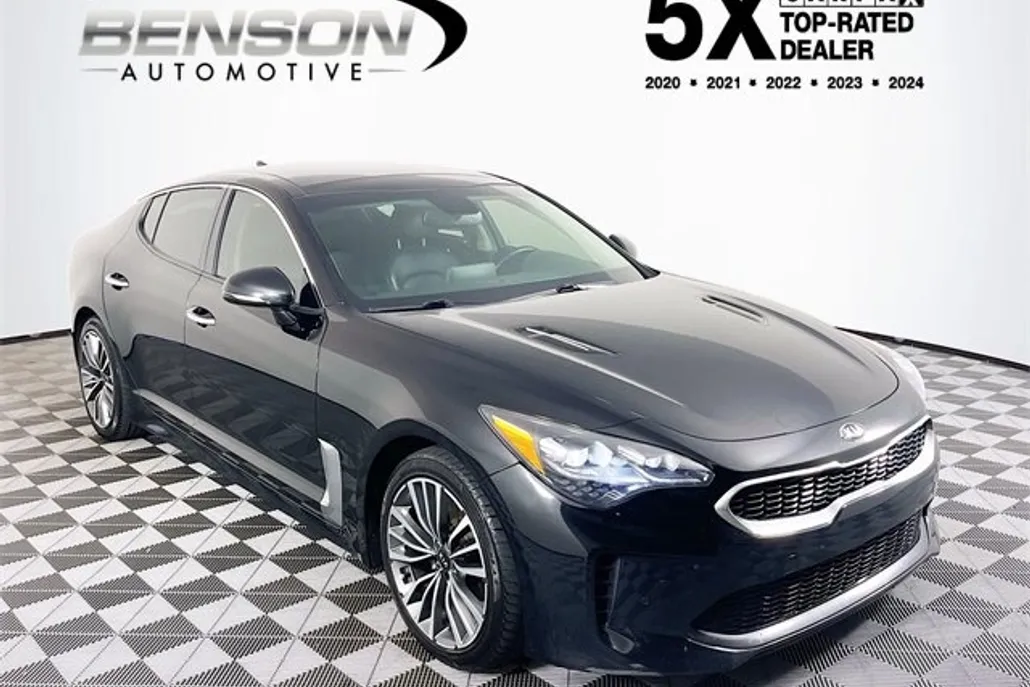 2018 Kia Stinger Premium photo 1