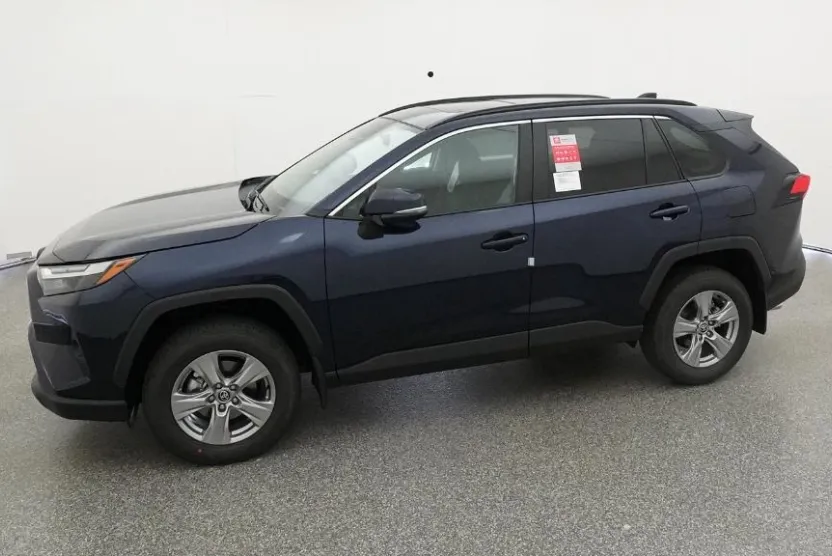 2025 Toyota RAV4 XLE photo 1