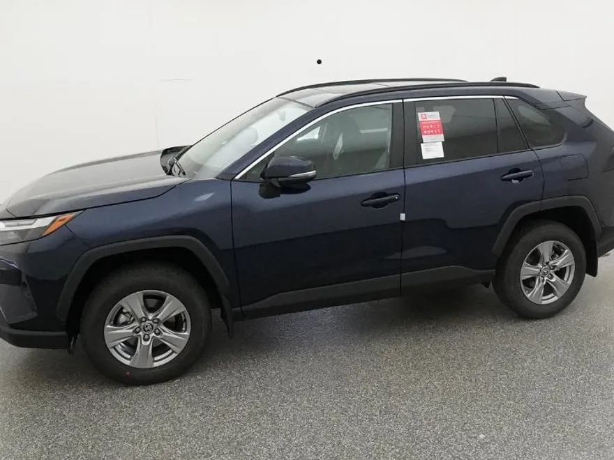 2025 Toyota RAV4 XLE photo 1