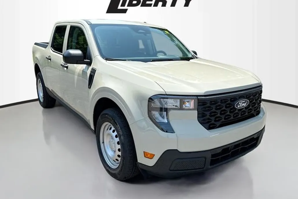 2025 Ford Maverick XL photo 1
