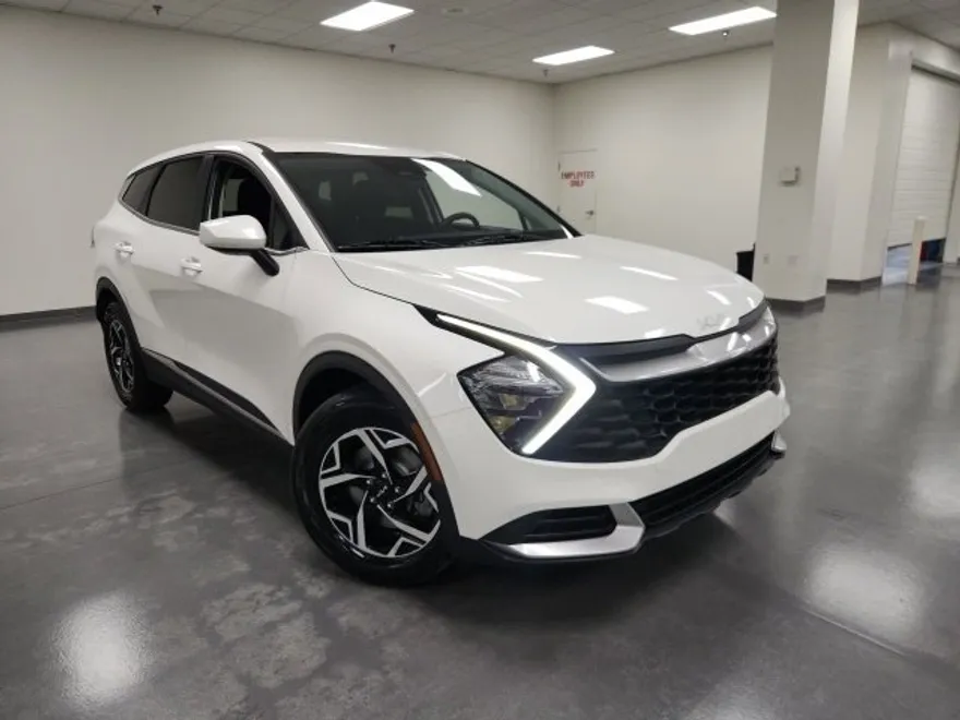 2023 Kia Sportage LX photo 1