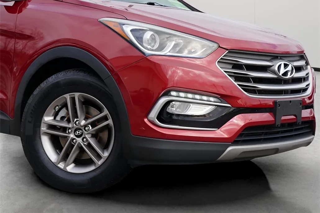 2017 Hyundai Santa Fe Sport Base photo 1
