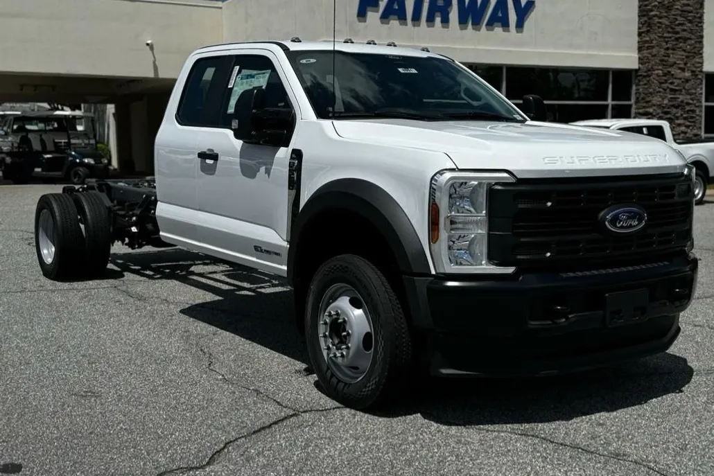 2024 Ford F-550 XL photo 1