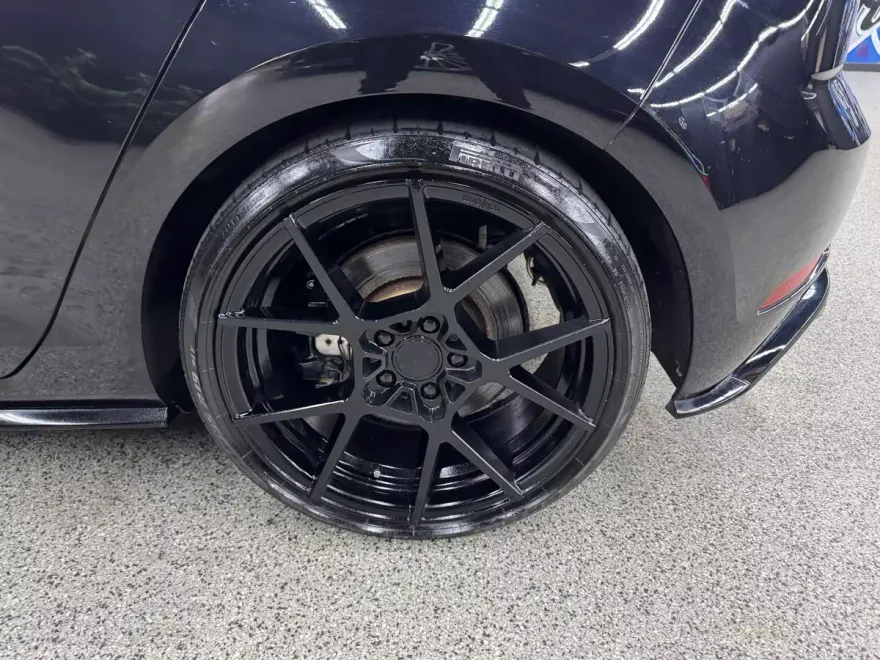 2018 Volkswagen Golf R Base photo 32