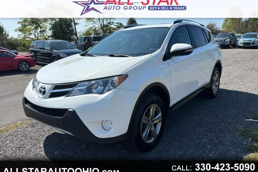 2015 Toyota RAV4 XLE photo 1