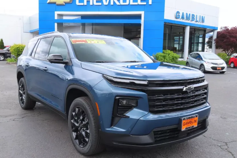2025 Chevrolet Traverse photo 1