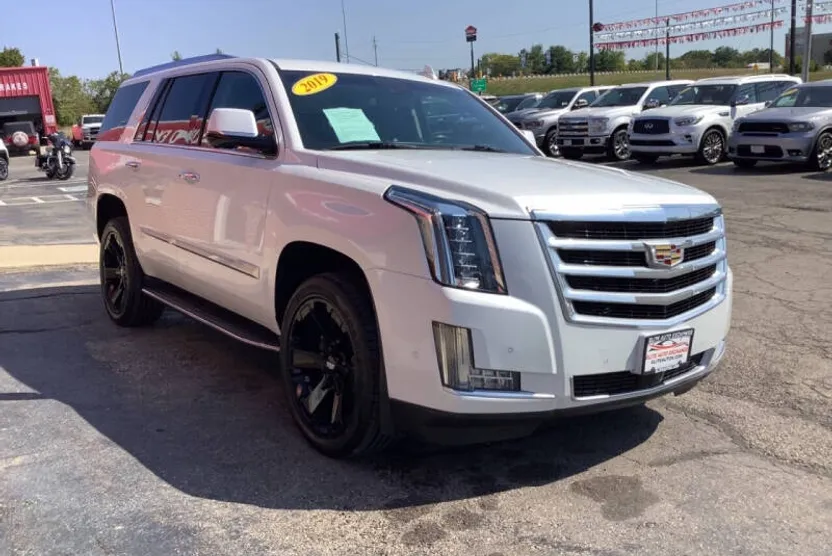 2019 Cadillac Escalade Luxury photo 1