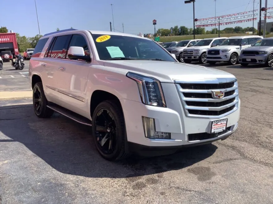 2019 Cadillac Escalade Luxury photo 1