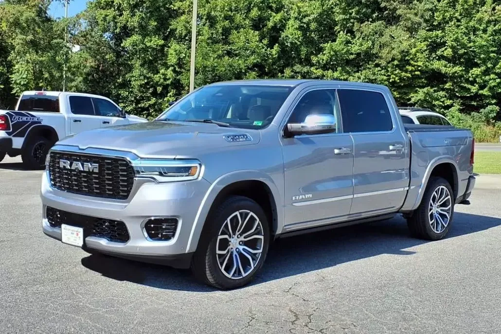 2025 Ram 1500 photo 1