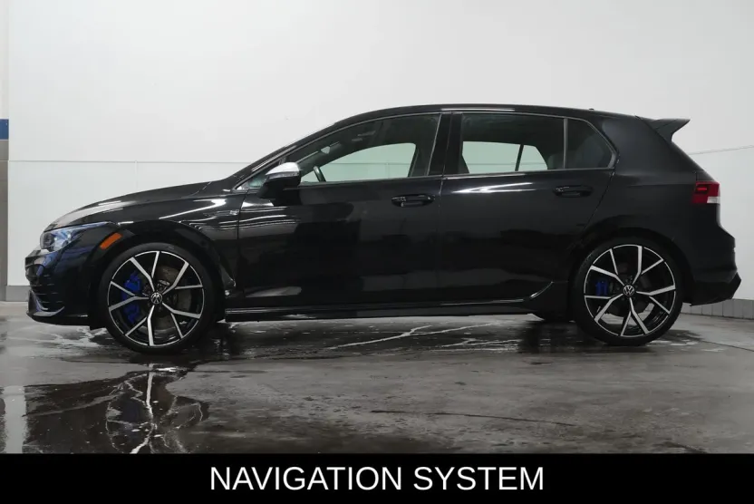 2023 Volkswagen Golf R photo 1