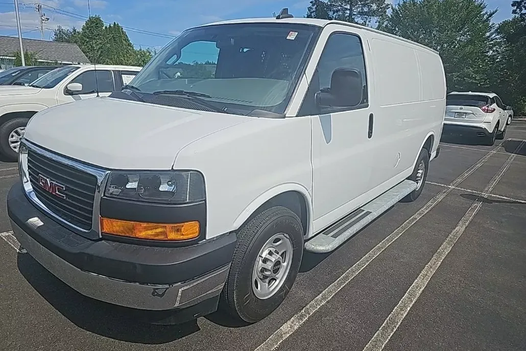2023 Gmc Savana Cargo 2500 photo 1