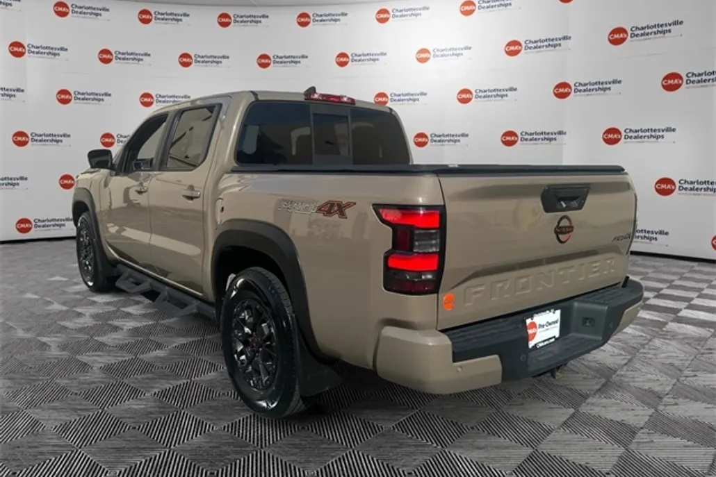 2022 Nissan Frontier PRO-4X photo 1