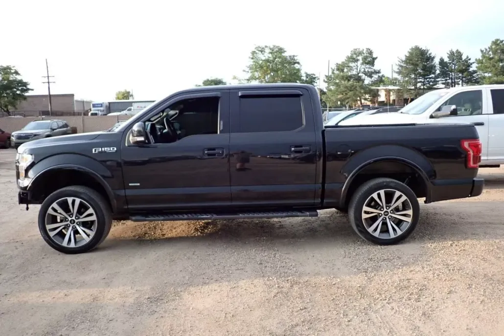 2015 Ford F-150 Lariat photo 1