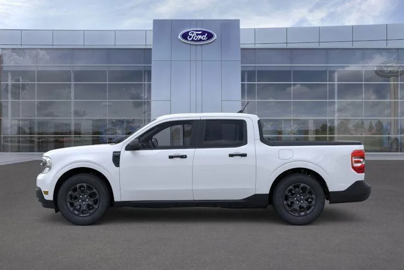 2024 Ford Maverick XLT photo 1
