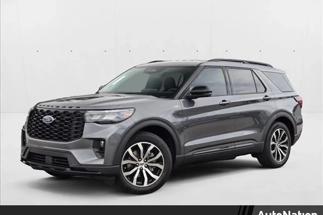 2025 Ford Explorer ST-Line photo 1