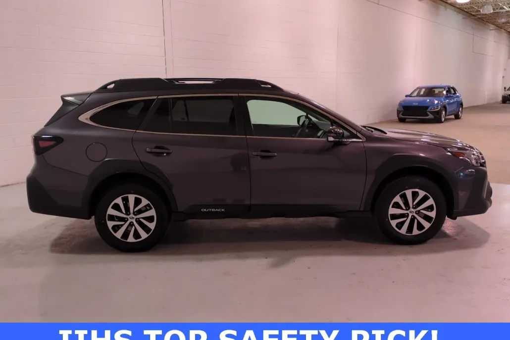 2023 Subaru Outback Premium photo 1