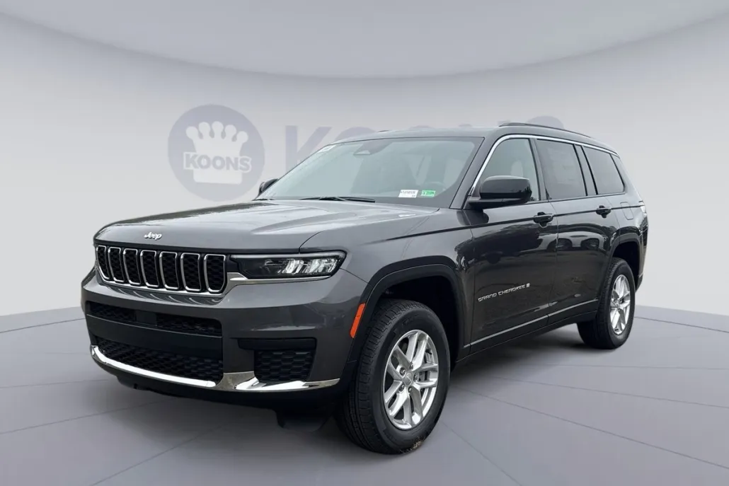 2025 Jeep Grand Cherokee Laredo photo 1