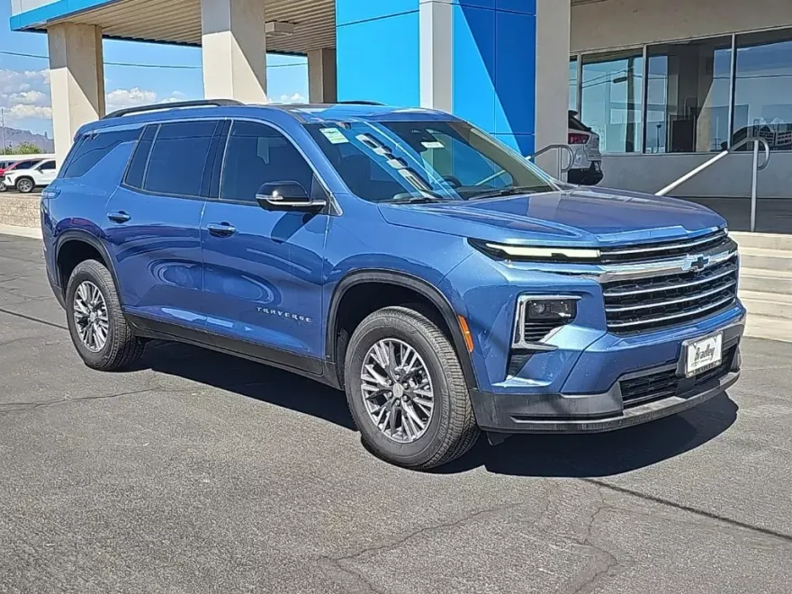 2025 Chevrolet Traverse photo 1