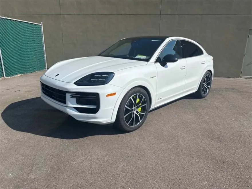 2025 Porsche Cayenne Turbo E-Hybrid Coupe photo 1